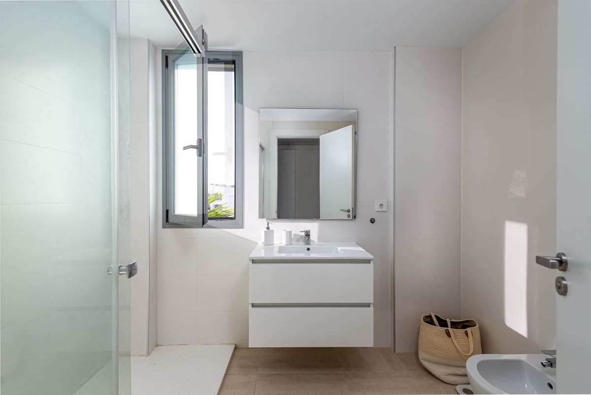 2 bedroom Apartment for sale in New Golden Mile with pool - € 515,000 (Ref: 9479815)