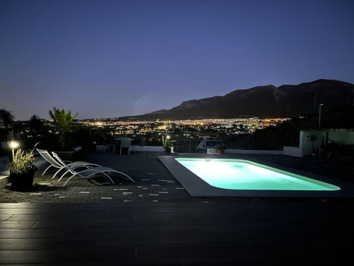 5 bedroom Villa for sale in Alhaurin el Grande with pool - € 520,000 (Ref: 9479820)