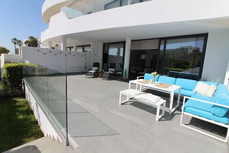 2 bedroom Apartment for sale in Fuengirola with pool garage - € 525,000 (Ref: 9479825)