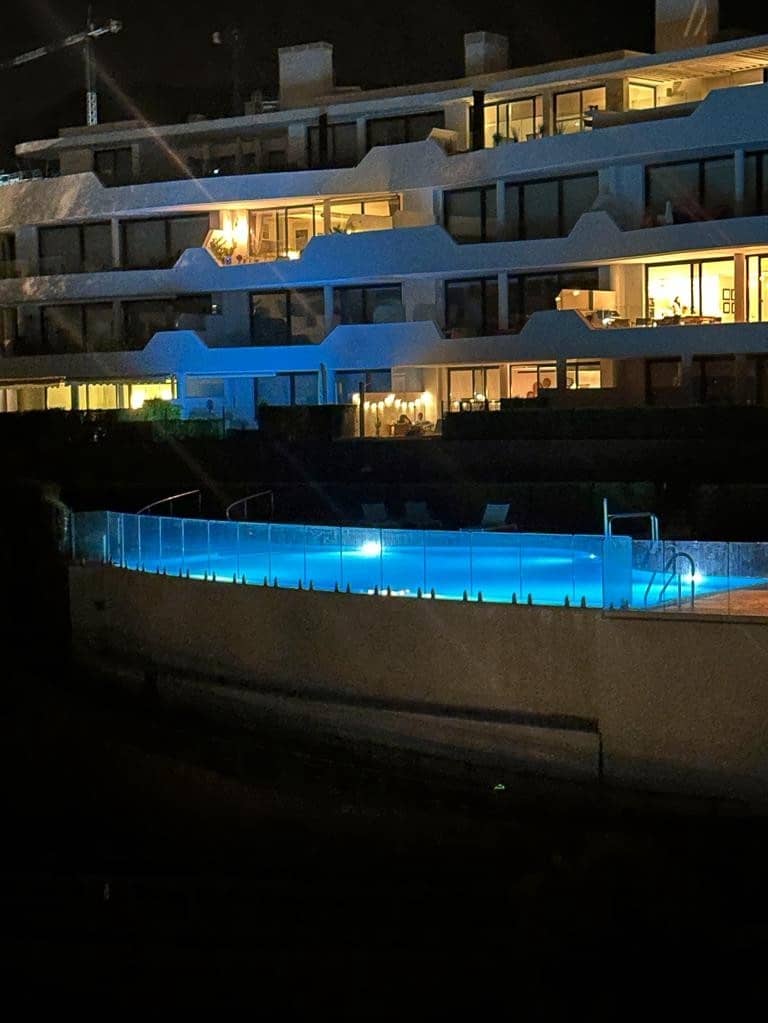 2 bedroom Apartment for sale in Fuengirola with pool garage - € 525,000 (Ref: 9479825)