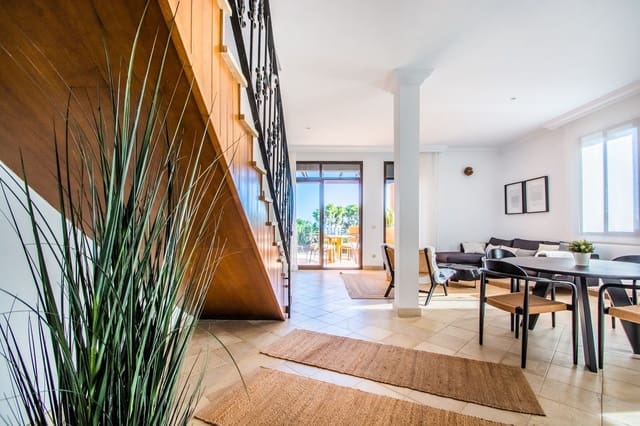 2 bedroom Penthouse for sale in Cancelada, Estepona with pool - € 525,000 (Ref: 9479829)