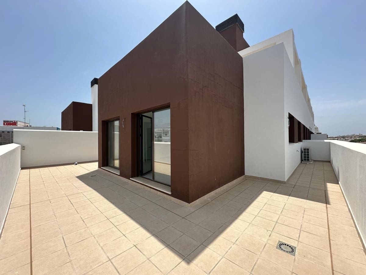 3 quarto Penthouse para venda em Estepona com piscina - 525 000 € (Ref: 9479830)