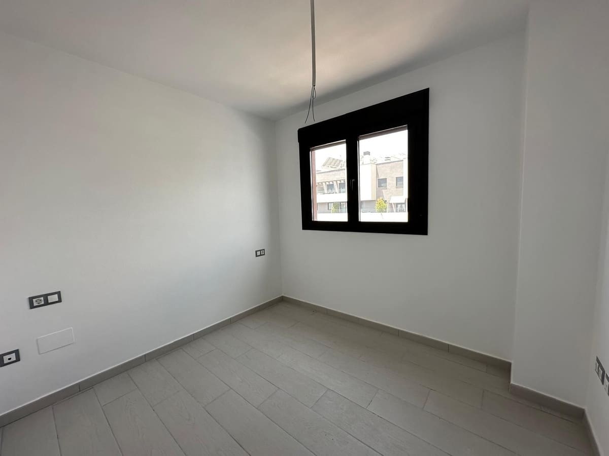 3 quarto Penthouse para venda em Estepona com piscina - 525 000 € (Ref: 9479830)