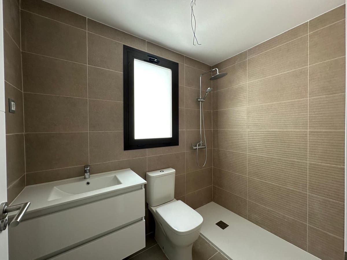 3 quarto Penthouse para venda em Estepona com piscina - 525 000 € (Ref: 9479830)