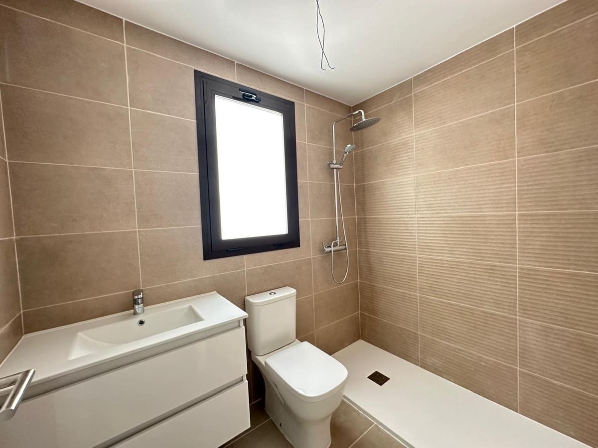 3 quarto Penthouse para venda em Estepona com piscina - 525 000 € (Ref: 9479830)