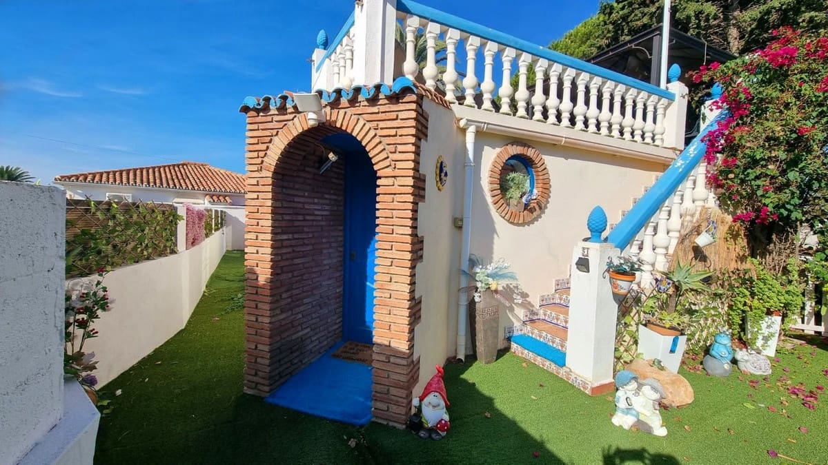 Chalet de 3 habitaciones en El Faro en venta - 525.000 € (Ref: 9479834)