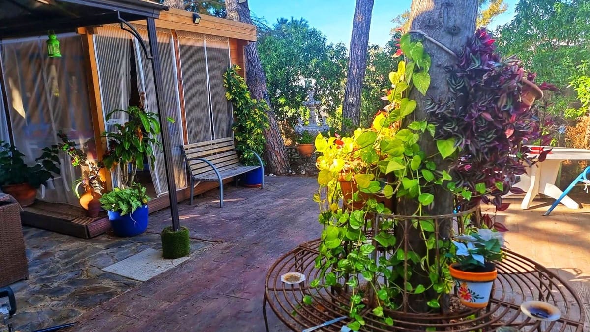 Chalet de 3 habitaciones en El Faro en venta - 525.000 € (Ref: 9479834)