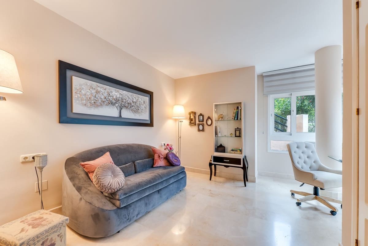 3 bedroom Apartment for sale in Elviria with pool garage - € 530,000 (Ref: 9479841)