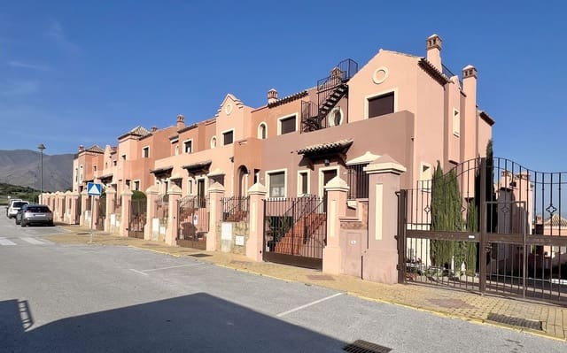 3 sovrum Hus till salu i Centro, Estepona med pool garage - 530 000 € (Ref: 9479842)