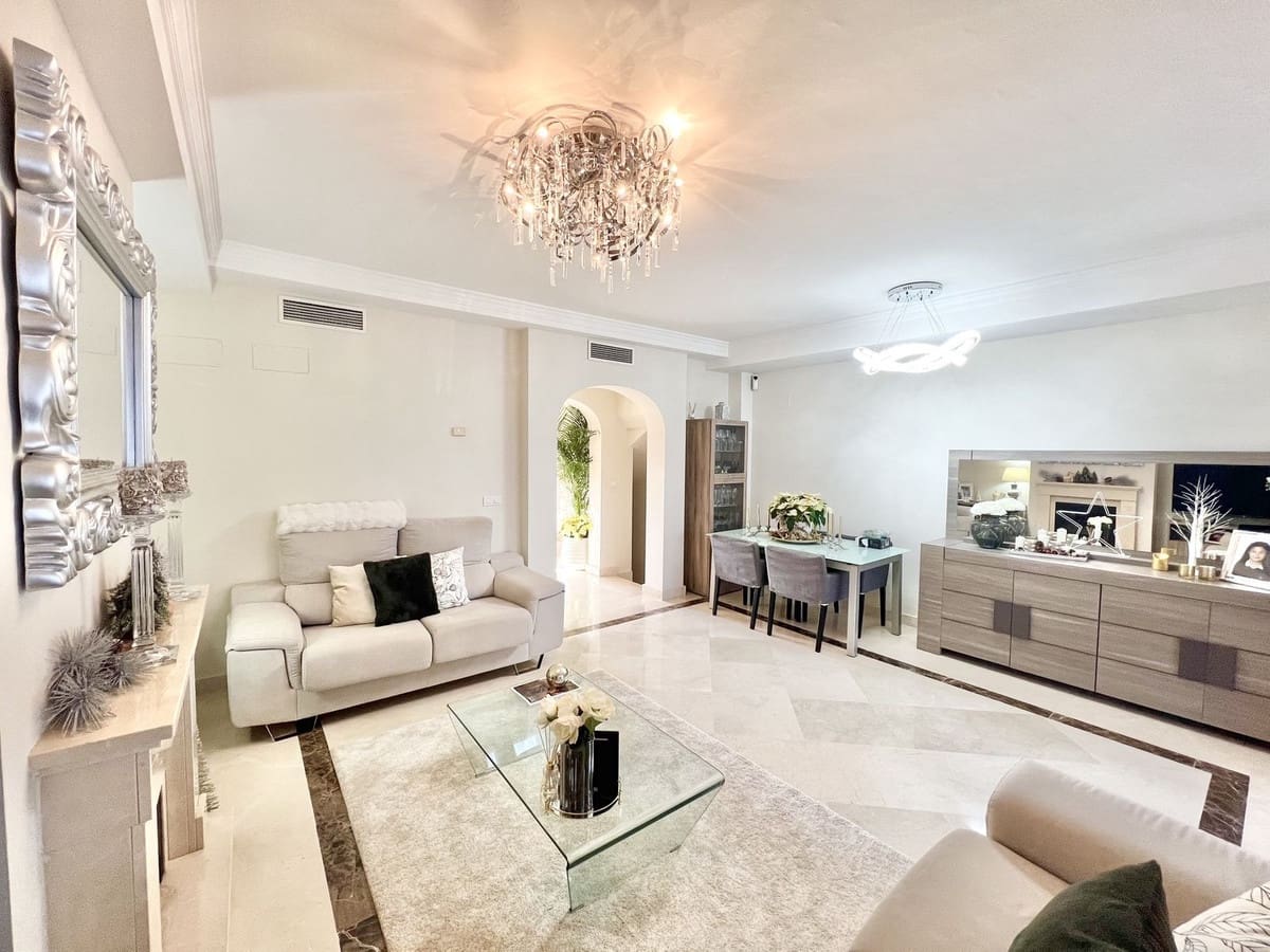 3 sovrum Hus till salu i Estepona med pool garage - 530 000 € (Ref: 9479842)