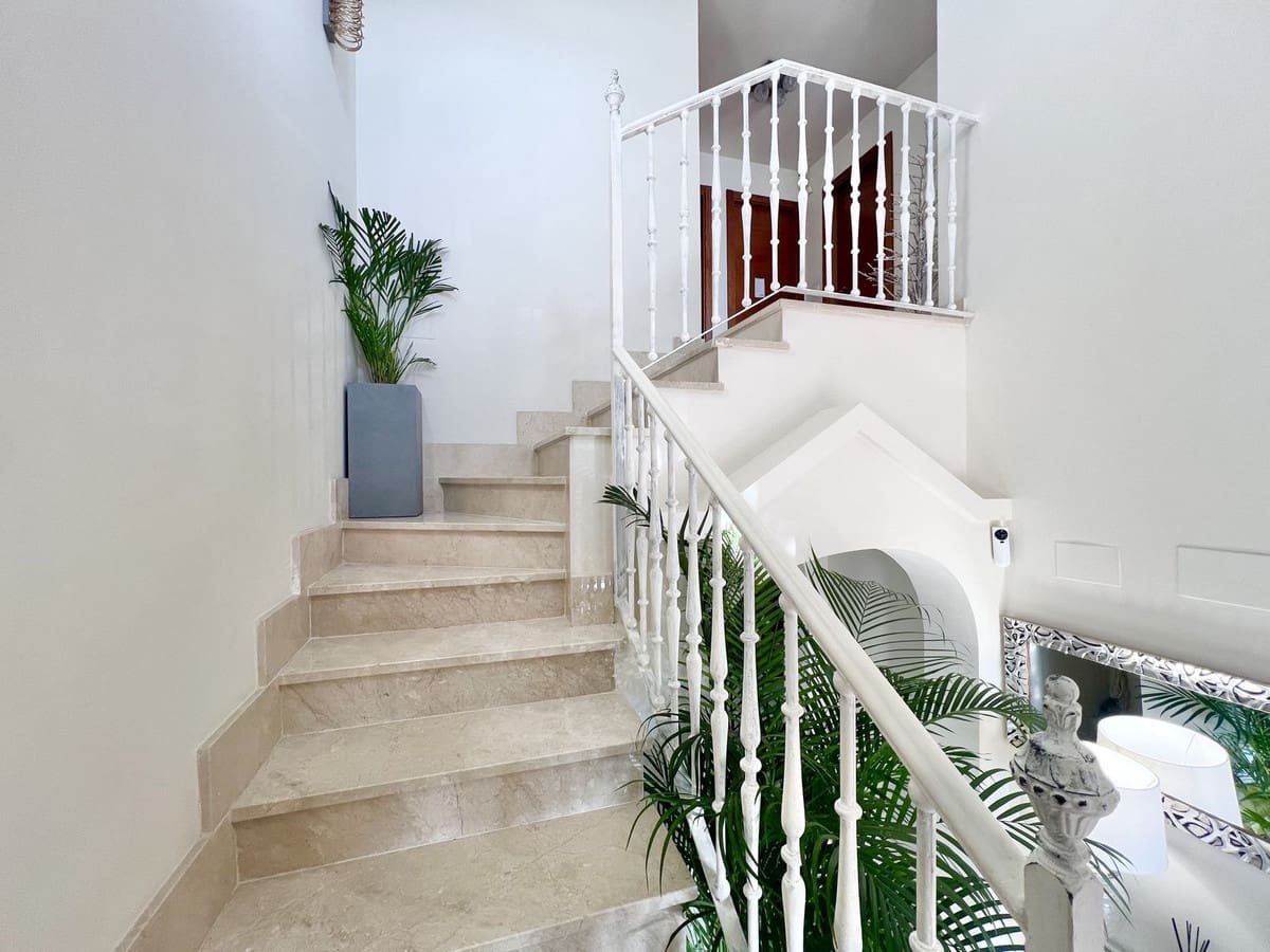 3 sovrum Hus till salu i Estepona med pool garage - 530 000 € (Ref: 9479842)