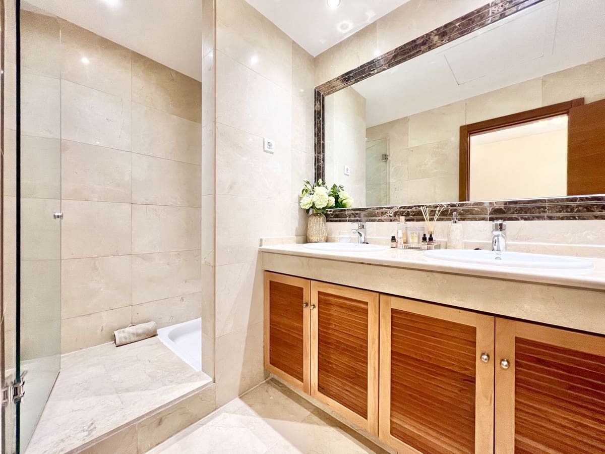 3 sovrum Hus till salu i Estepona med pool garage - 530 000 € (Ref: 9479842)