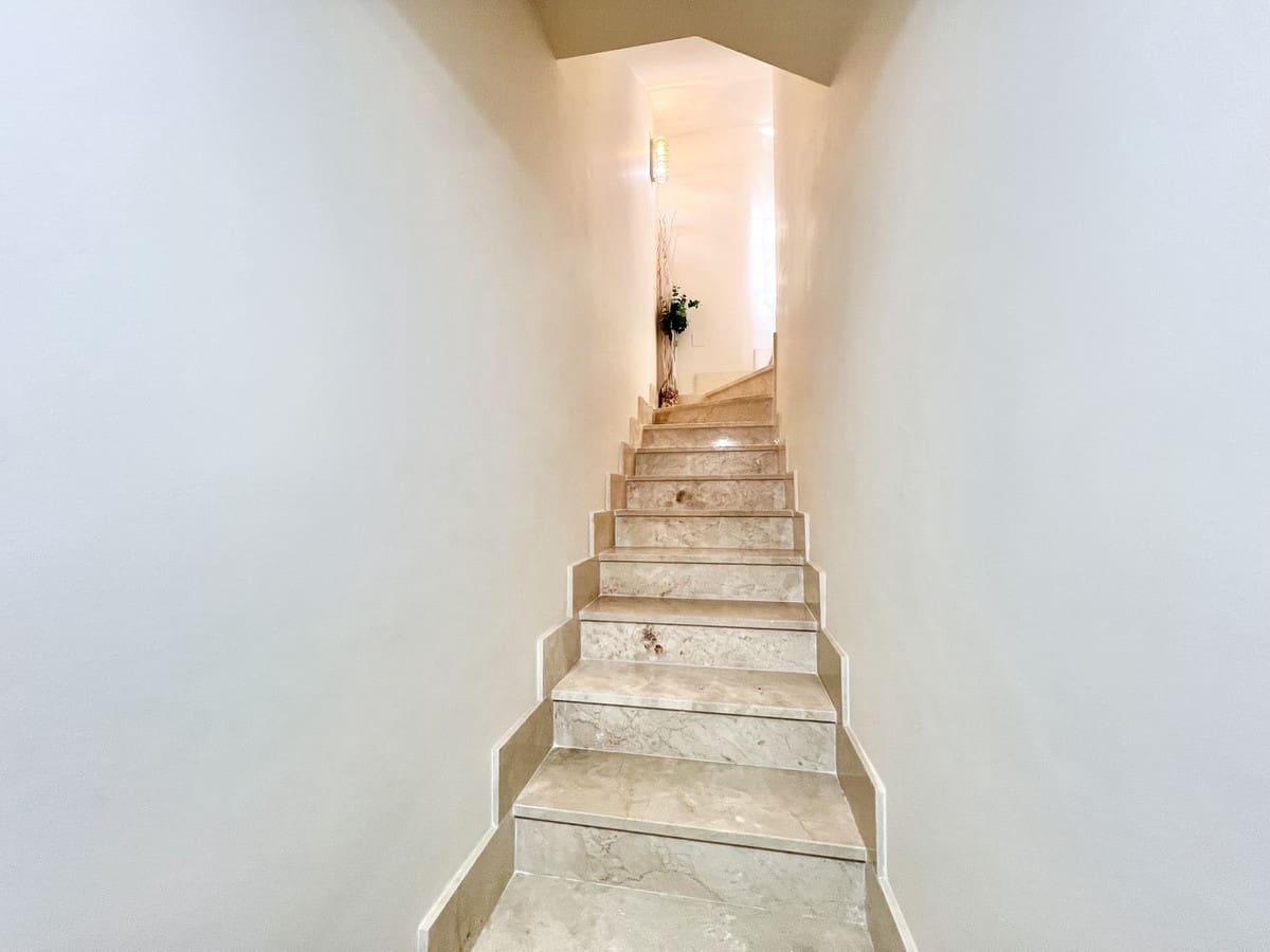 3 sovrum Hus till salu i Estepona med pool garage - 530 000 € (Ref: 9479842)