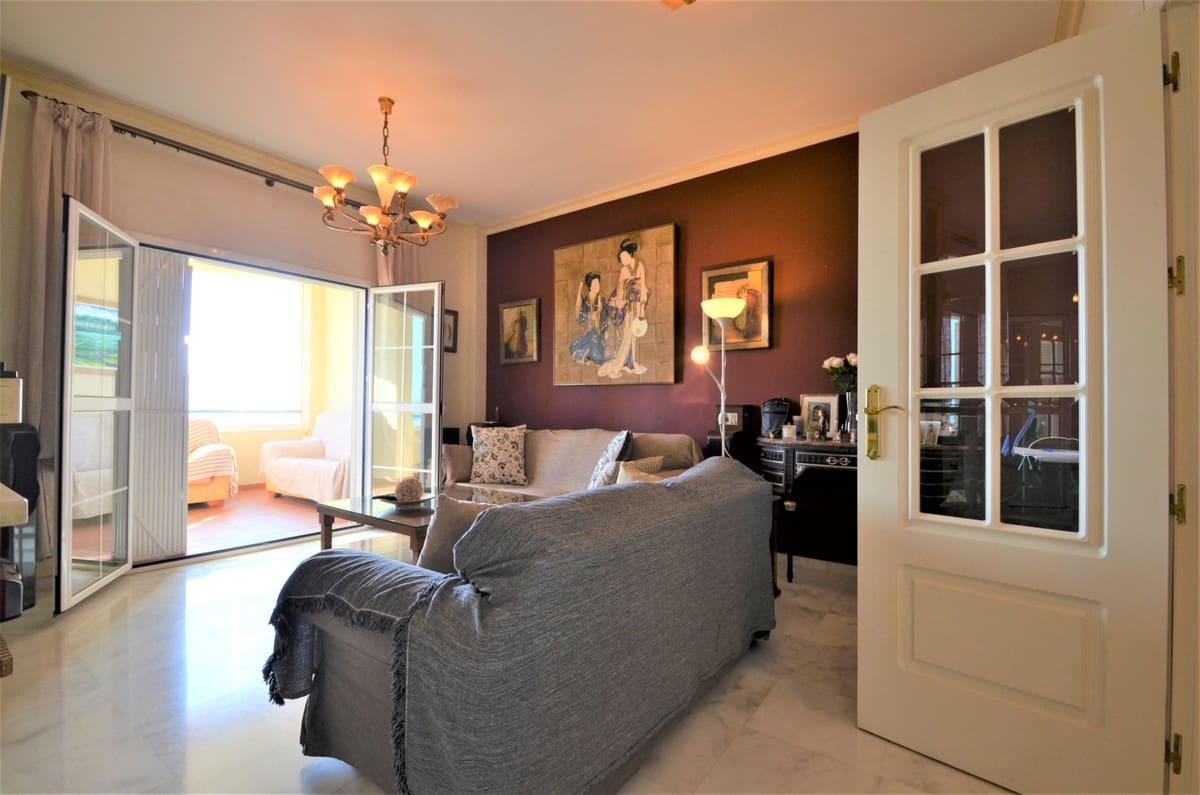 3 bedroom Apartment for sale in La Duquesa / Puerto de la Duquesa with pool garage - € 533,000 (Ref: 9479847)