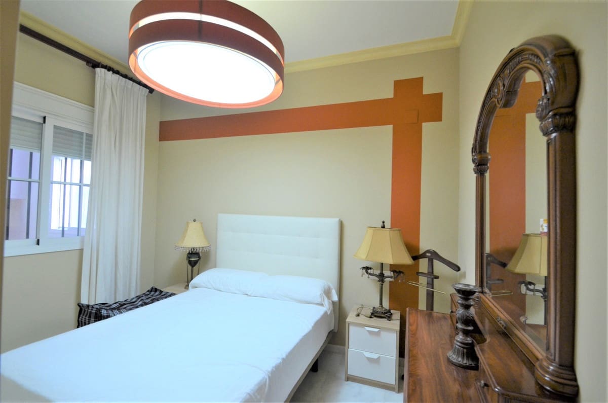 3 bedroom Apartment for sale in La Duquesa / Puerto de la Duquesa with pool garage - € 533,000 (Ref: 9479847)