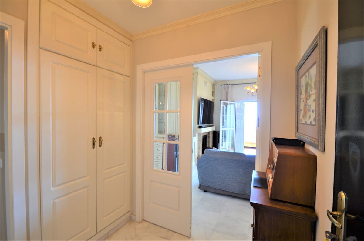 3 bedroom Apartment for sale in La Duquesa / Puerto de la Duquesa with pool garage - € 533,000 (Ref: 9479847)