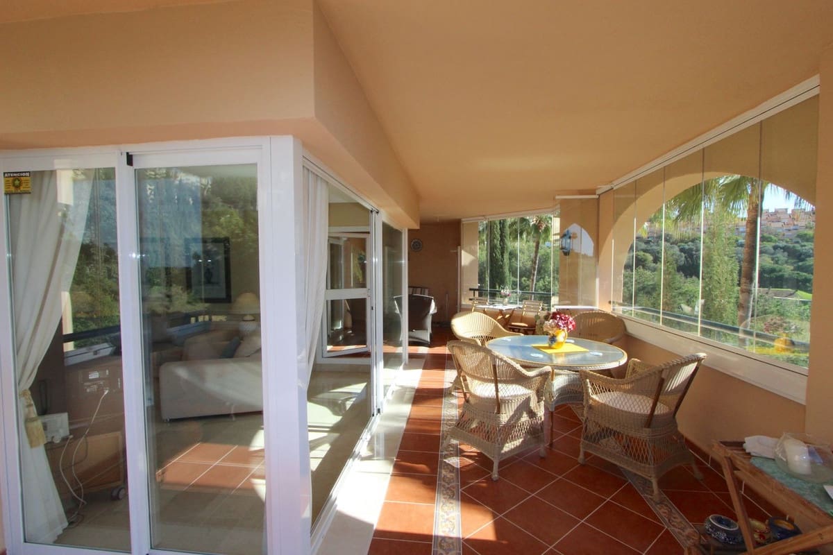 3 bedroom Apartment for sale in Elviria with pool garage - € 535,000 (Ref: 9479850)