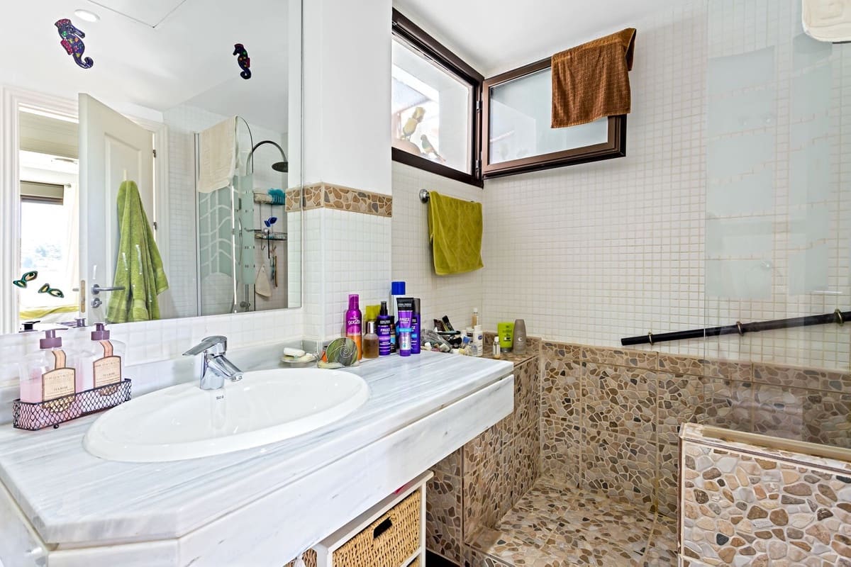 3 slaapkamer Penthouse te koop in Bahia de Casares met zwembad garage - € 535.000 (Ref: 9479851)