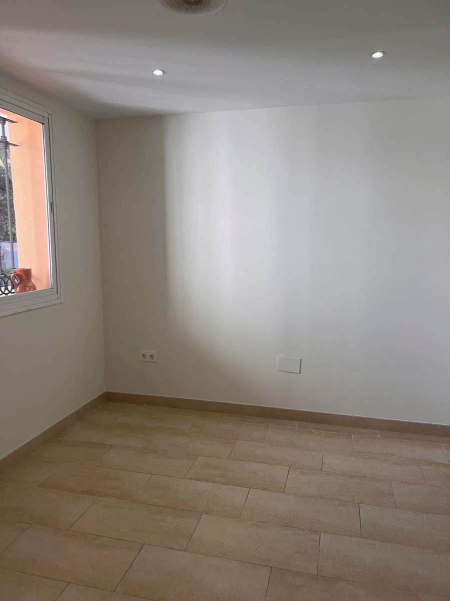 3 bedroom Apartment for sale in Riviera del Sol with pool garage - € 539,000 (Ref: 9479855)