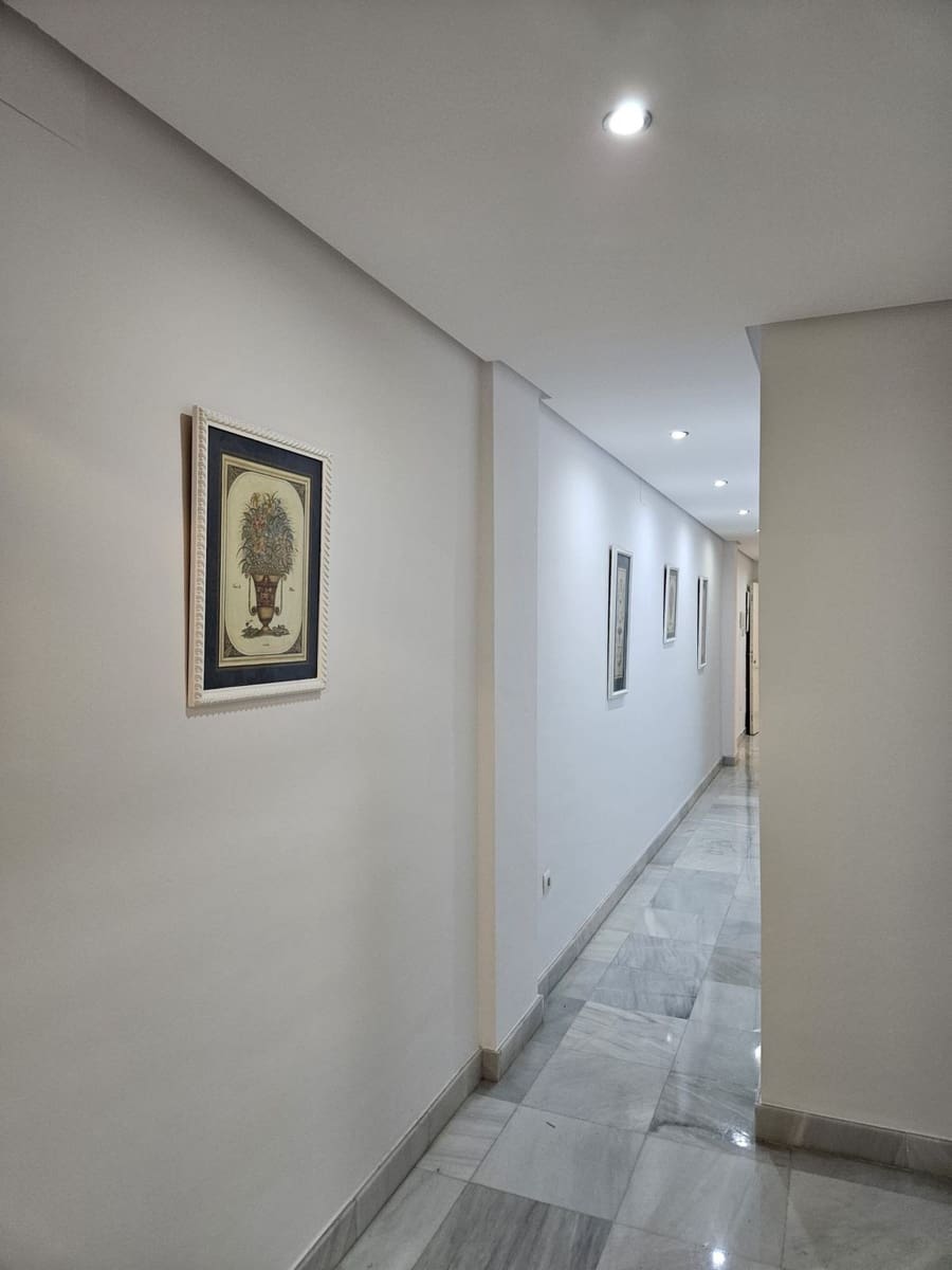 2 bedroom Apartment for sale in Estepona - € 540,000 (Ref: 9479859)