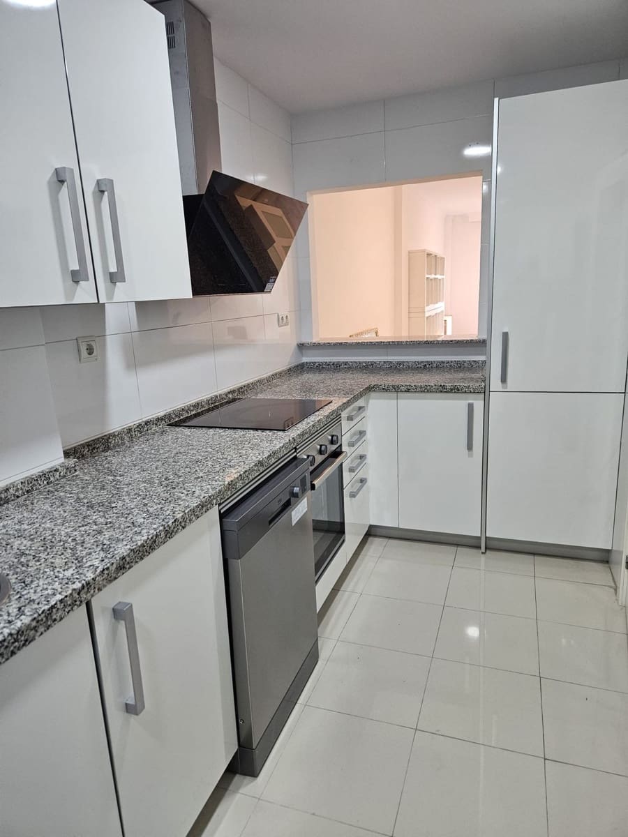 2 bedroom Apartment for sale in Estepona - € 540,000 (Ref: 9479859)