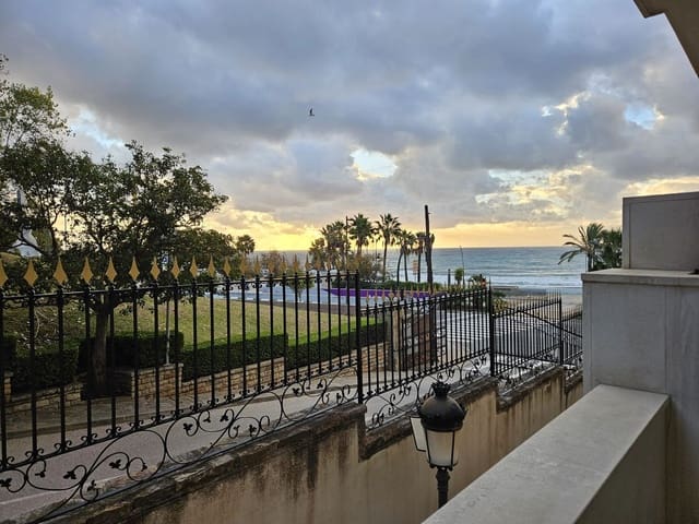 2 bedroom Apartment for sale in Centro, Estepona - € 540,000 (Ref: 9479859)