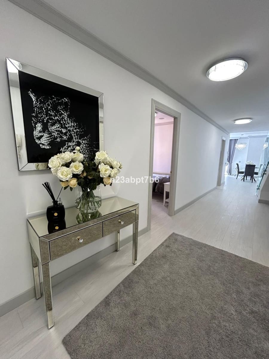 3 bedroom Penthouse for sale in El Paraiso with pool garage - € 540,000 (Ref: 9479860)