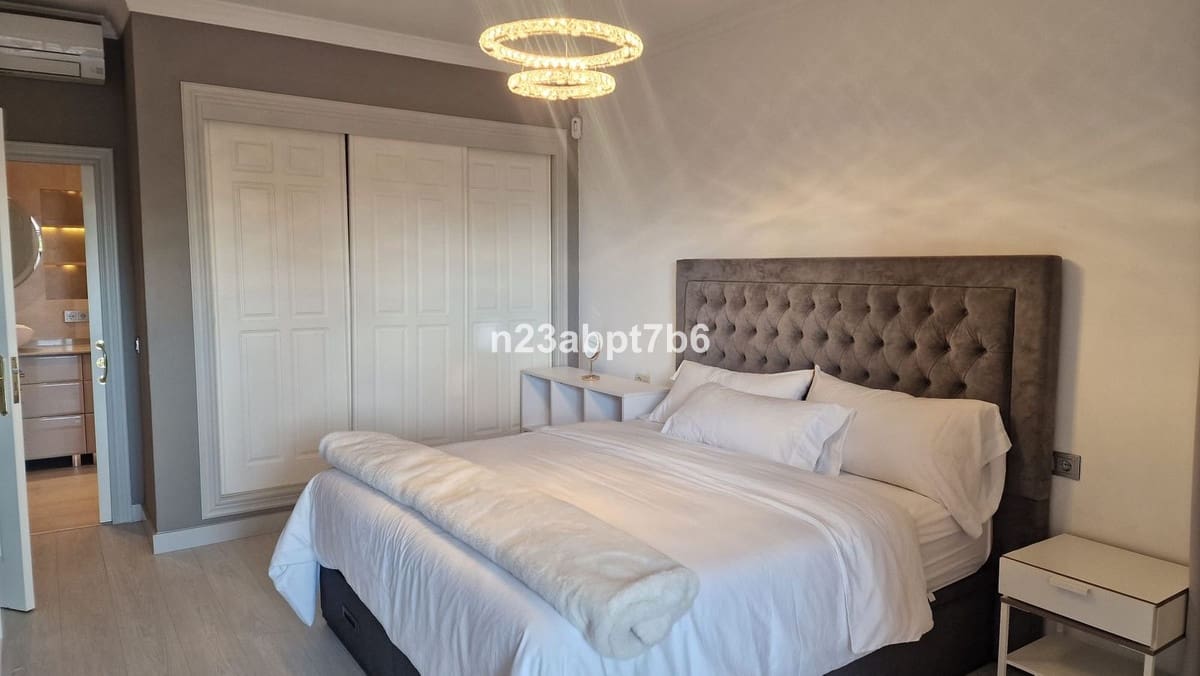 3 bedroom Penthouse for sale in El Paraiso with pool garage - € 540,000 (Ref: 9479860)