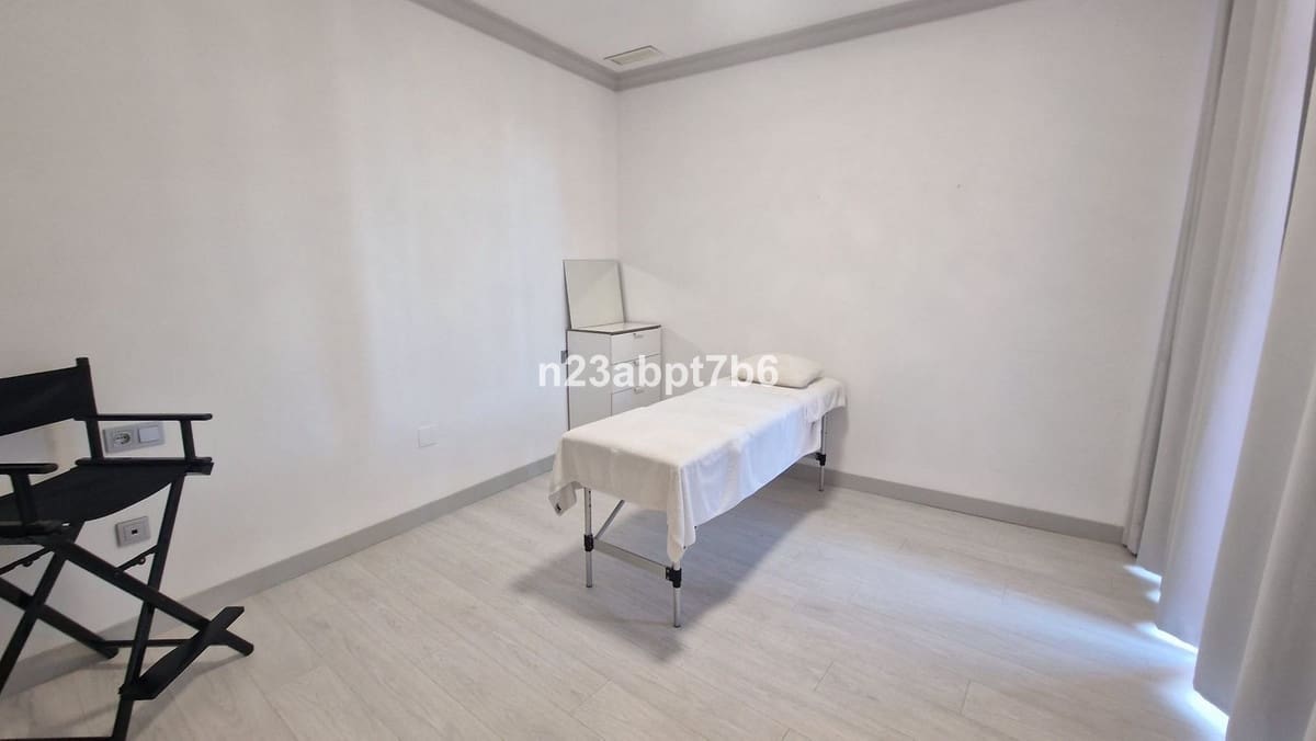 3 bedroom Penthouse for sale in El Paraiso with pool garage - € 540,000 (Ref: 9479860)