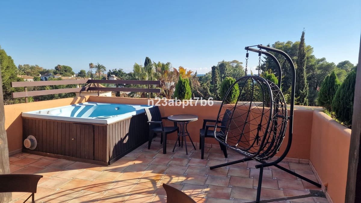 3 bedroom Penthouse for sale in El Paraiso with pool garage - € 540,000 (Ref: 9479860)