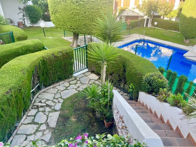 Casa de 2 habitaciones en Costalita, Estepona en venta con piscina - 540.000 € (Ref: 9479861)