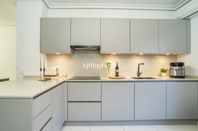 3 soveværelse Lejlighed til salg i La Dama de Noche - La Alzambra, Marbella med swimmingpool - € 545.000 (Ref: 9479862)