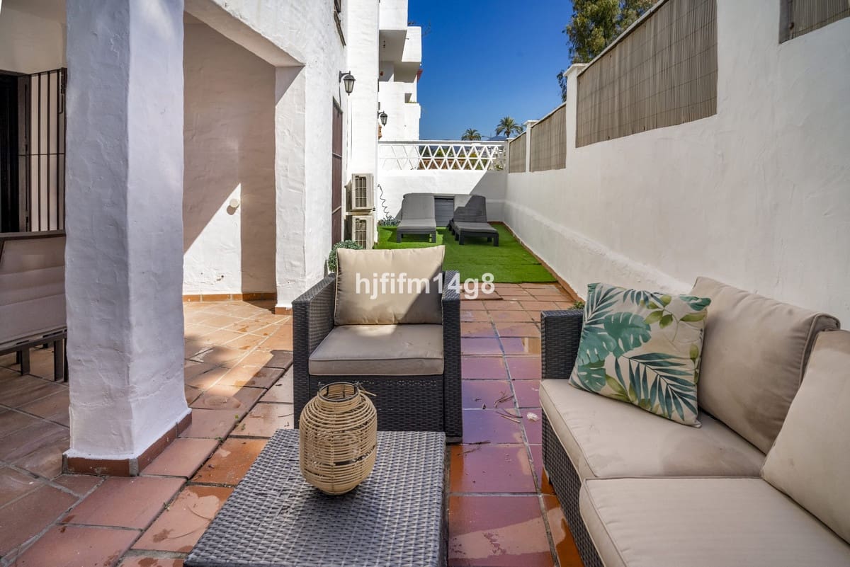 3 soveværelse Lejlighed til salg i Nueva Andalucia med swimmingpool - € 545.000 (Ref: 9479862)