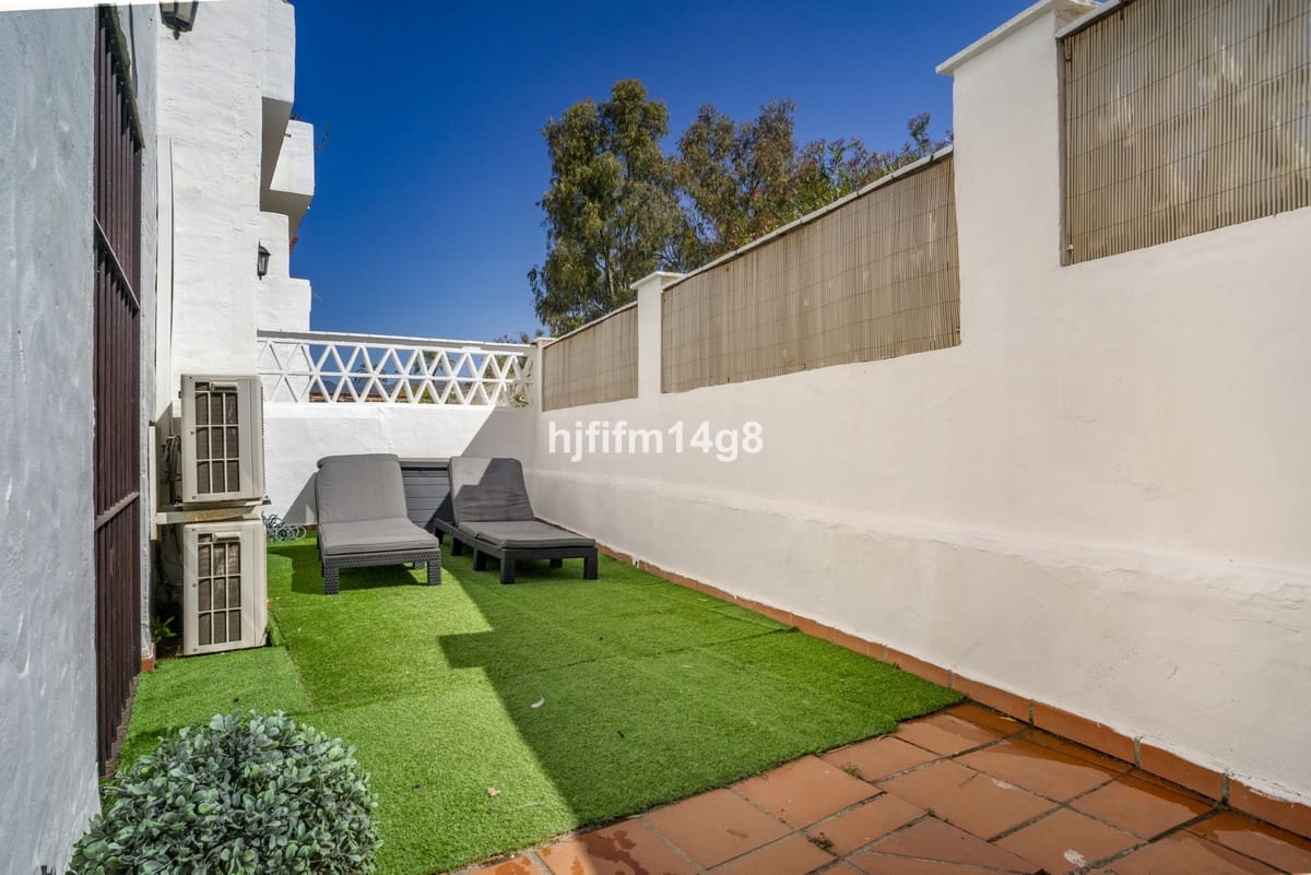 3 soveværelse Lejlighed til salg i Nueva Andalucia med swimmingpool - € 545.000 (Ref: 9479862)