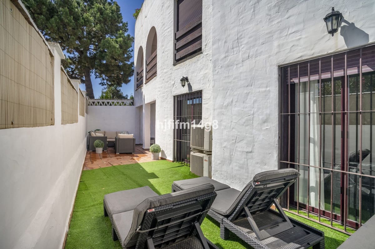 3 soveværelse Lejlighed til salg i Nueva Andalucia med swimmingpool - € 545.000 (Ref: 9479862)