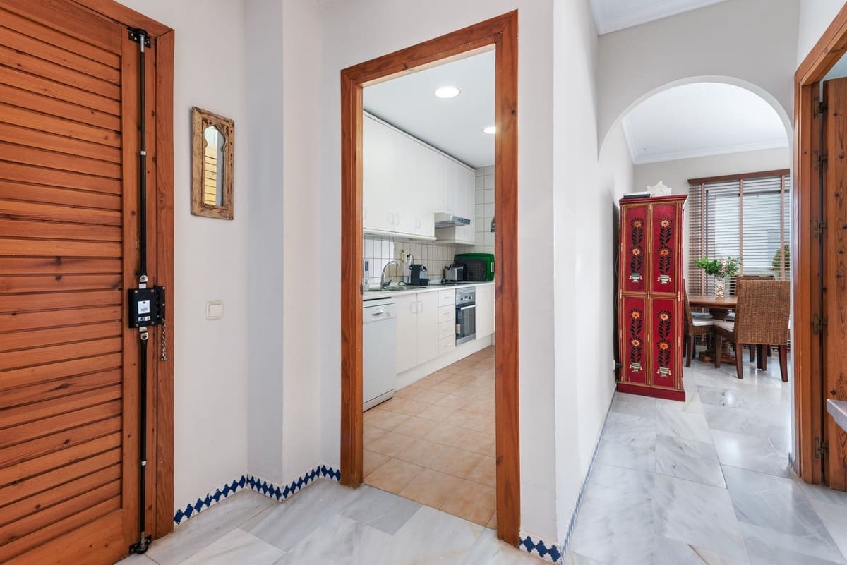 Apartamento de 3 habitaciones en Estepona en venta con piscina - 545.000 € (Ref: 9479863)