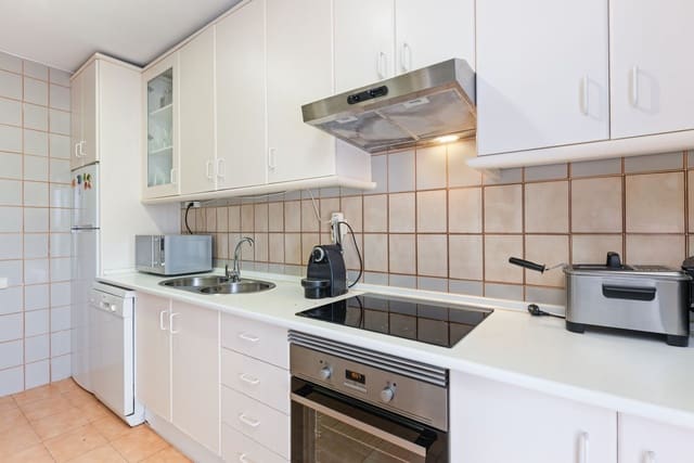 Apartamento de 3 habitaciones en Centro, Estepona en venta con piscina - 545.000 € (Ref: 9479863)