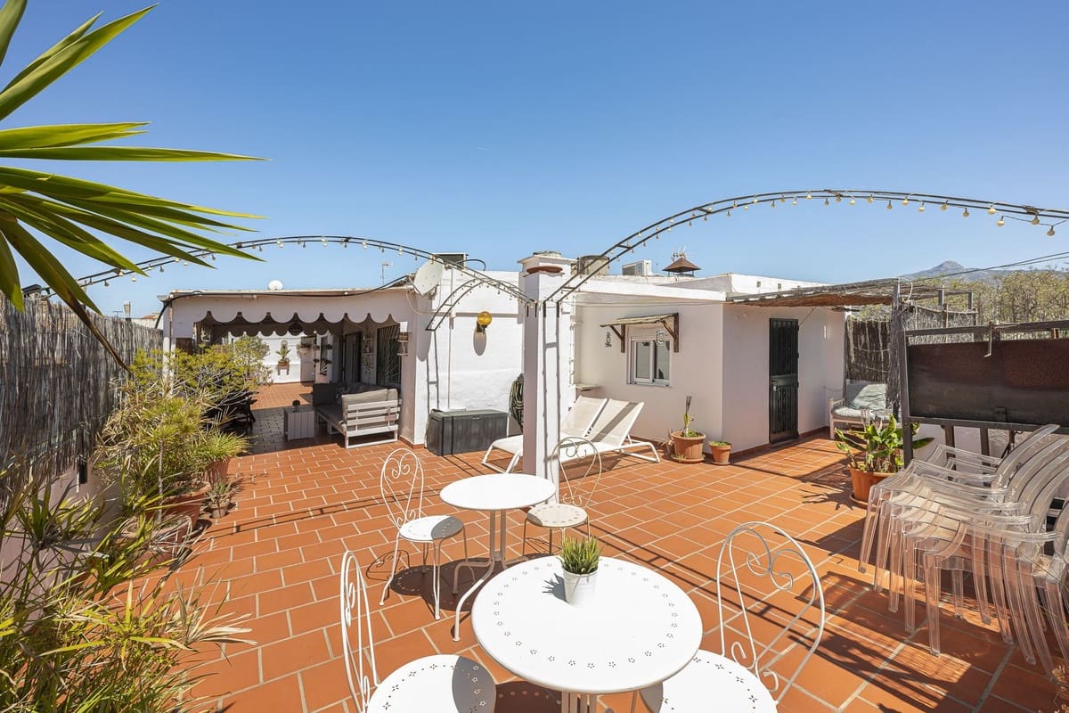 Ático de 6 habitaciones en San Pedro de Alcantara en venta - 545.000 € (Ref: 9479866)