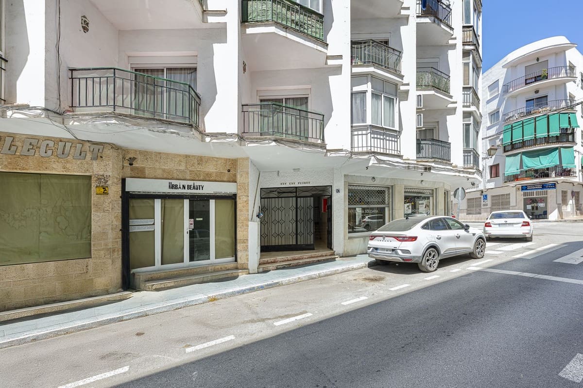 Ático de 6 habitaciones en San Pedro de Alcantara en venta - 545.000 € (Ref: 9479866)