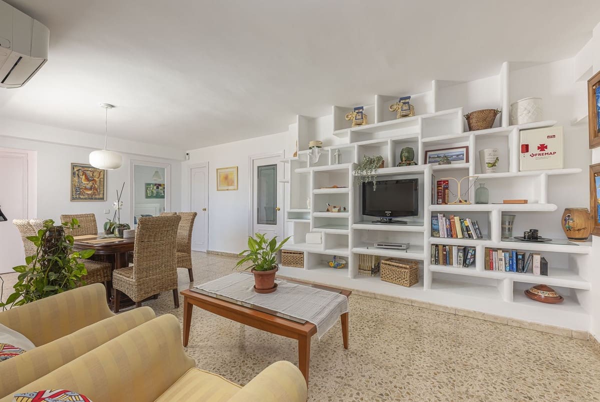 Ático de 6 habitaciones en San Pedro de Alcantara en venta - 545.000 € (Ref: 9479866)