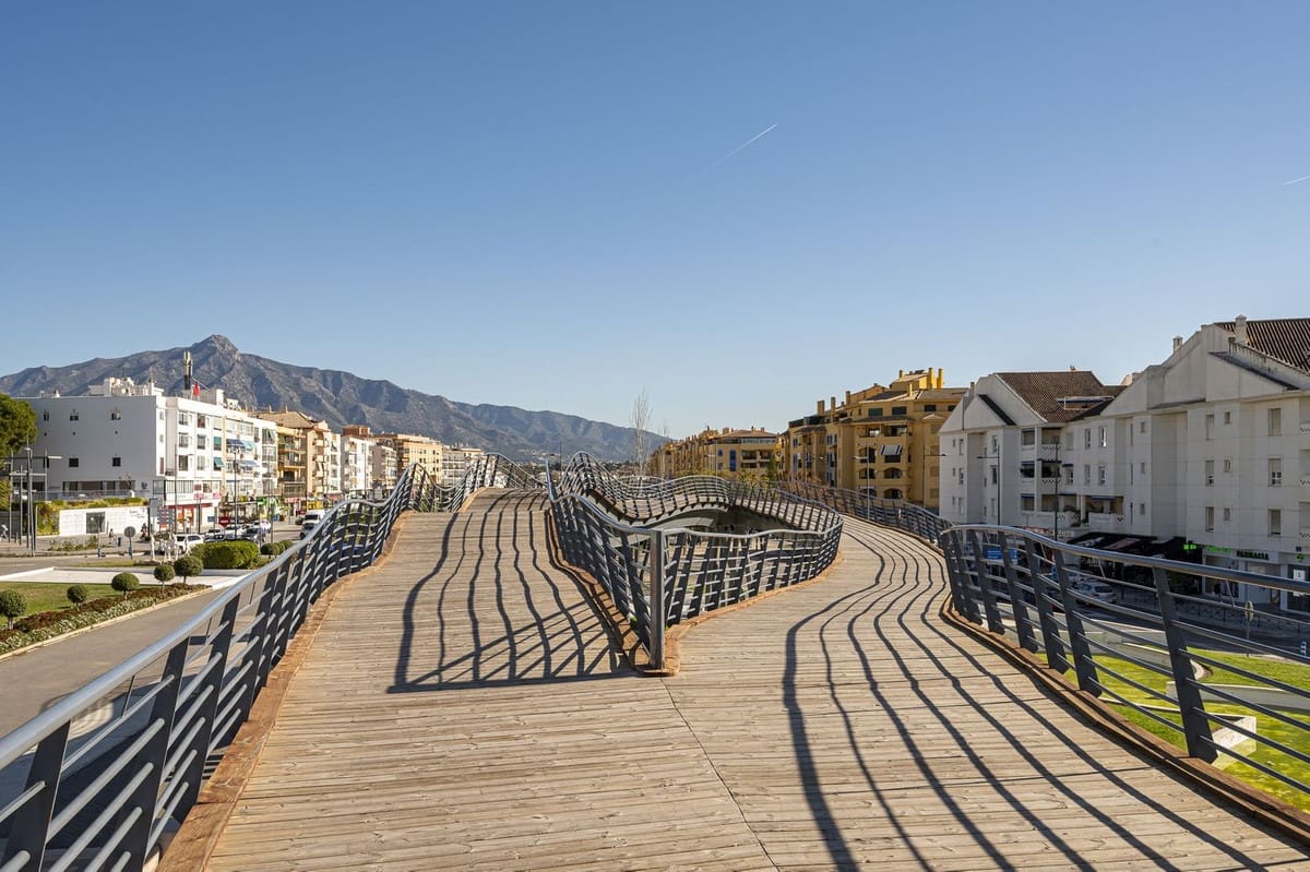 Ático de 6 habitaciones en San Pedro de Alcantara en venta - 545.000 € (Ref: 9479866)