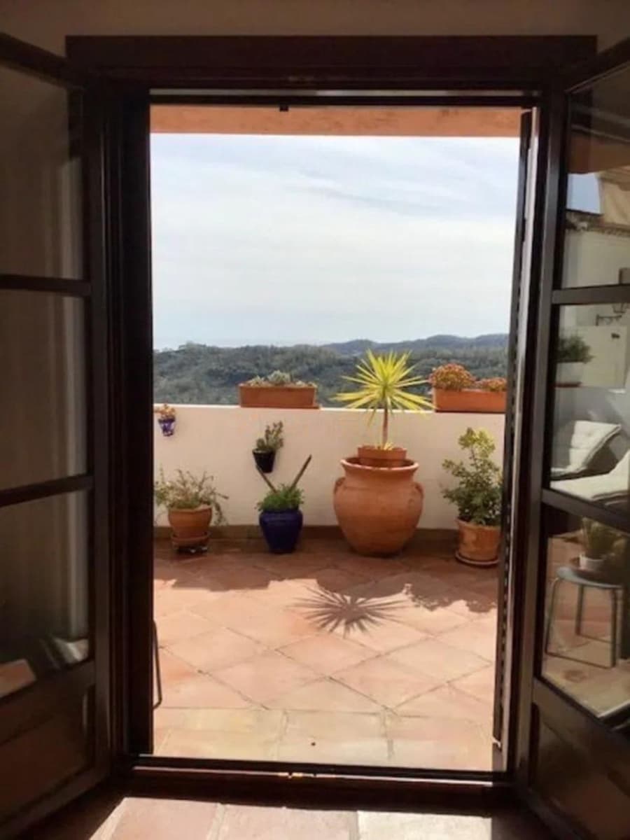 2 bedroom Townhouse for sale in Benahavis with pool garage - € 545,000 (Ref: 9479867)