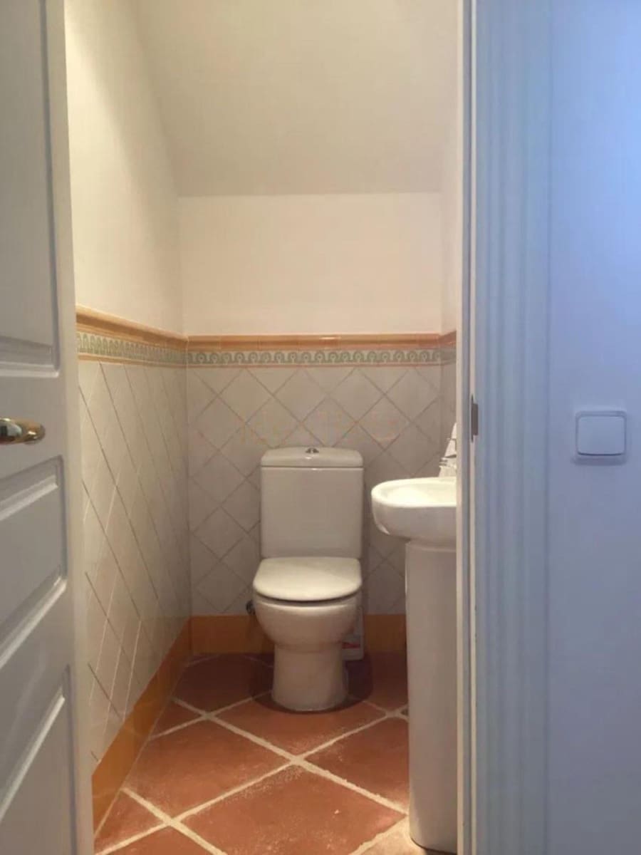 2 bedroom Townhouse for sale in Benahavis with pool garage - € 545,000 (Ref: 9479867)