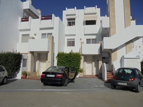 Casa de 3 habitaciones en Nueva Andalucia en venta con piscina - 545.000 € (Ref: 9479868)