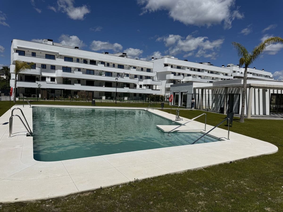 3 bedroom Penthouse for sale in New Golden Mile with pool - € 549,000 (Ref: 9479874)