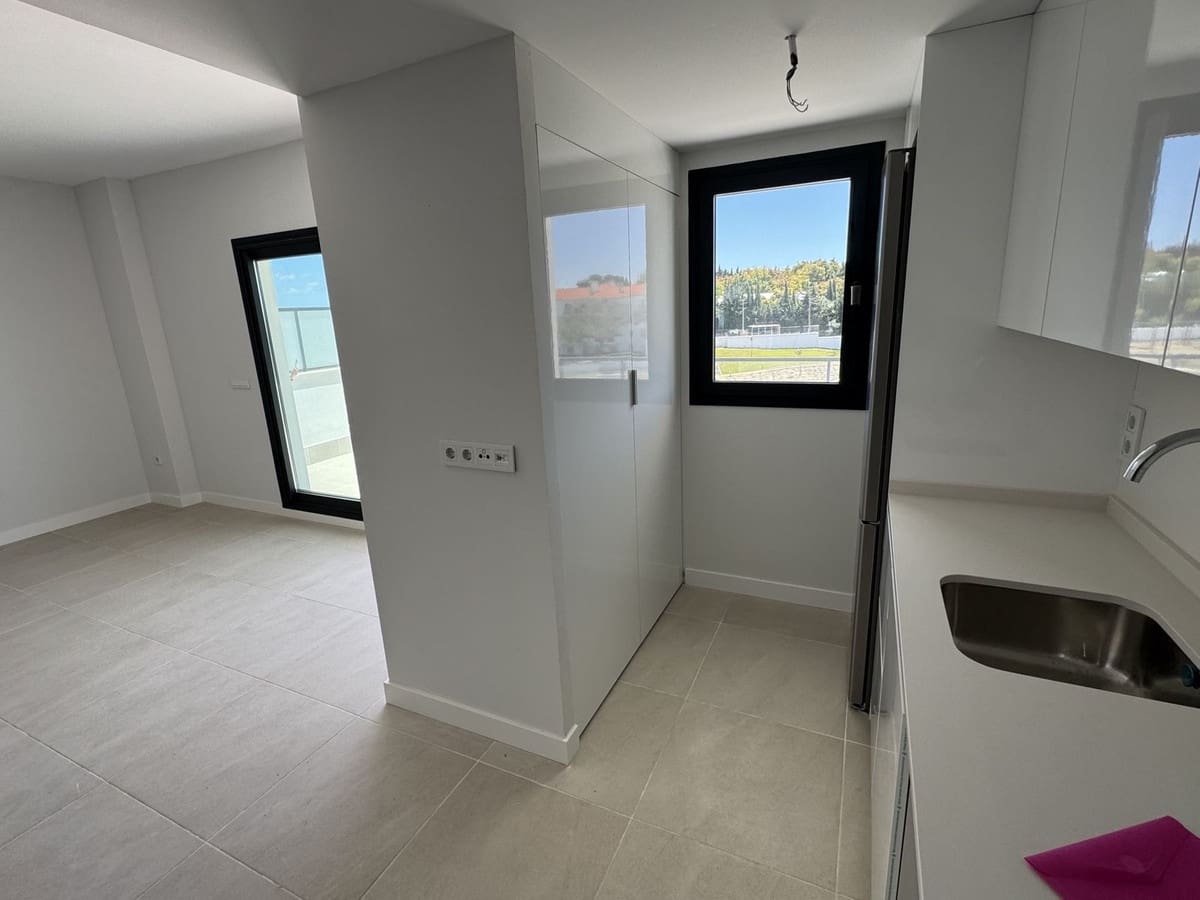 3 bedroom Penthouse for sale in New Golden Mile with pool - € 549,000 (Ref: 9479874)