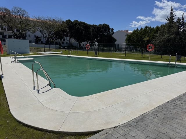 3 bedroom Penthouse for sale in Selwo, Estepona with pool - € 549,000 (Ref: 9479874)