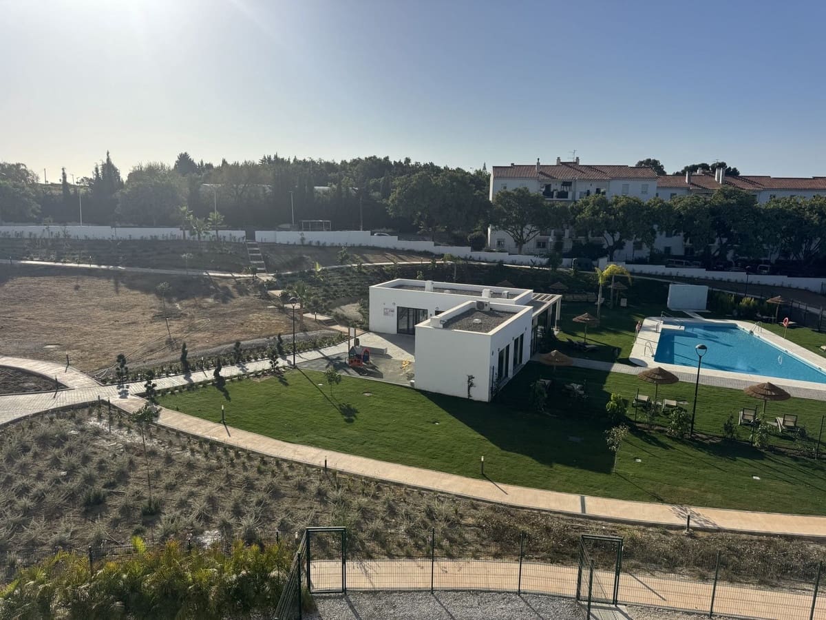 3 bedroom Penthouse for sale in New Golden Mile with pool - € 549,000 (Ref: 9479874)