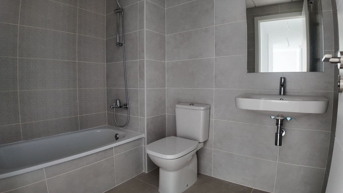 3 bedroom Penthouse for sale in Estepona with pool - € 549,000 (Ref: 9479875)