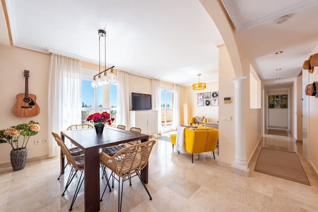 4 soverom Penthouse til salgs i Centro, Estepona med svømmebasseng - € 549 000 (Ref: 9479876)